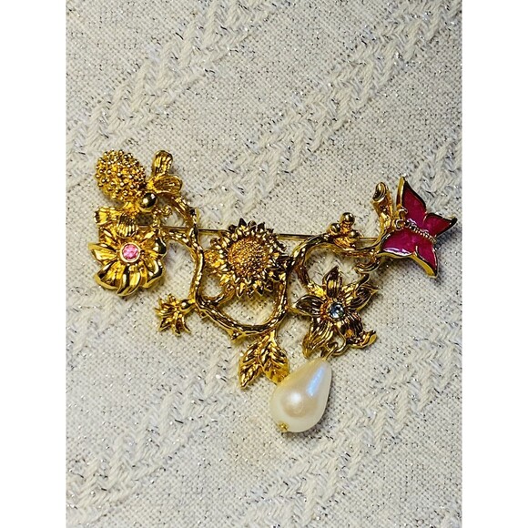 Vintage Avon Brooch Enamel Butterfly Pearl Dangle Gold Tone Bee Flowers 4119 - Picture 1 of 9